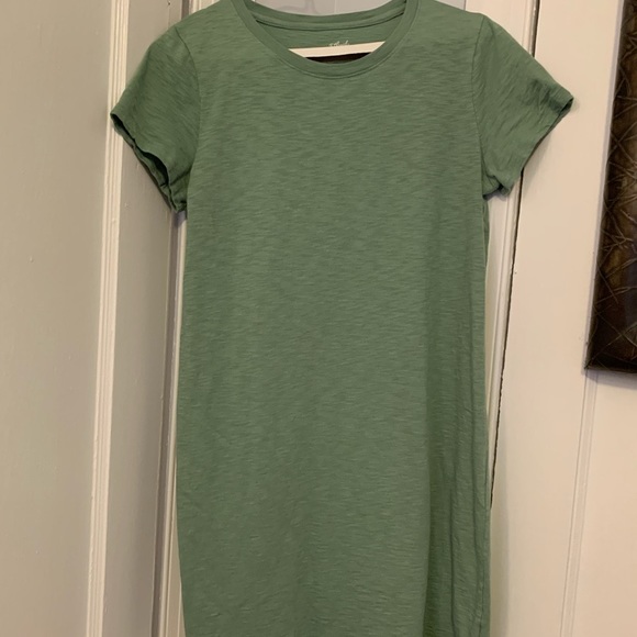 Short Sleeve T-Shirt Dress Universal Thread, Green. New without tags. - Picture 3 of 4